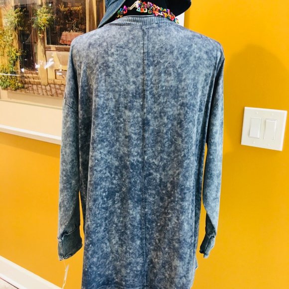 NWT. Comfortable & Stylish! Clotheshead Blue V-Neck Pullover Top - Picture 7 of 13